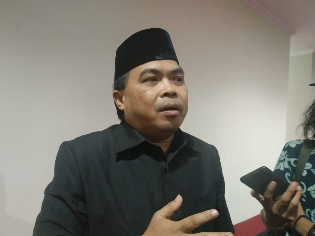 Agus Haris: Keberhasilan Program Kerja Wali Kota Baru Bergantung pada Tim Kerja dan Anggaran
Telah dibaca : 505 Kali.