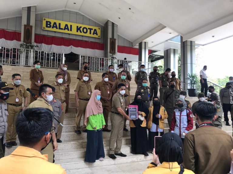 Suarakan Hak Anak Jalanan, Andi Harun Terima Semua Tuntutan Mahasiswa
Telah dibaca : 447 Kali.
