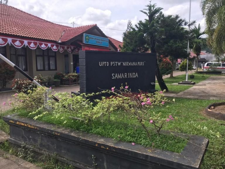 Di Tengah Covid, PSTW Rutin Beri Vitamin Lansia
Telah dibaca : 549 Kali.