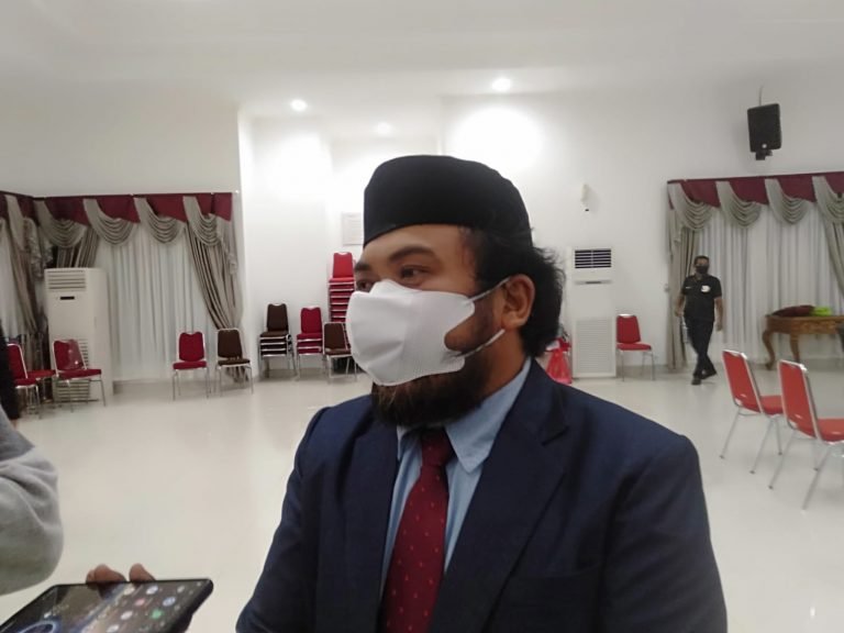 Agus Haris Minta Pemkot Tanyakan Kejelasan Dusun Sidrap ke Gubernur
Telah dibaca : 726 Kali.