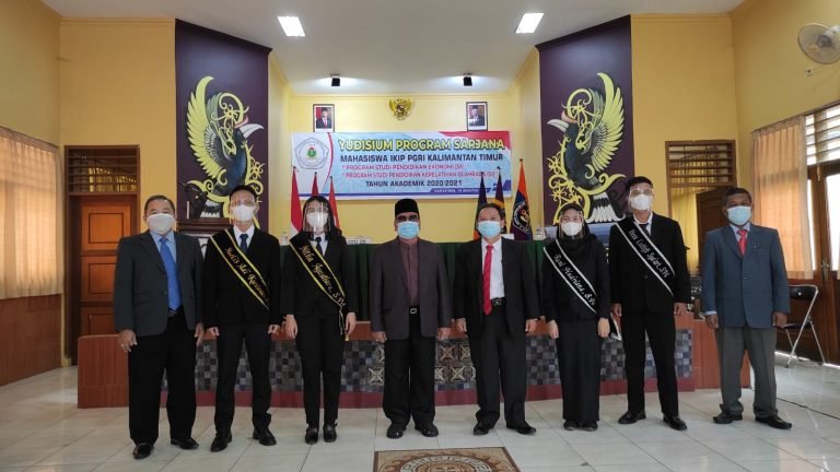 IKIP PGRI Yudisium 123 Mahasiswa, Rektor: Terus Asah Skill, Jangan Berhenti Di Sini
Telah dibaca : 1.037 Kali.