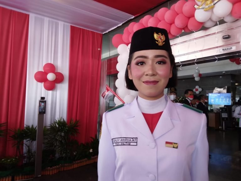 Gugup dan Bangga Sang Pembawa Baki, Dealsy Agnesia
Telah dibaca : 692 Kali.