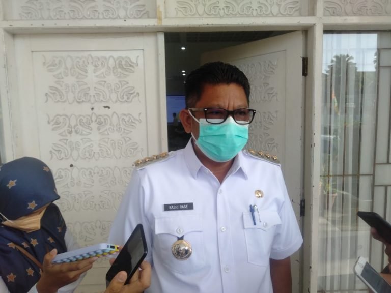 Basri Segera Alihkan Pemanfaatan Rusunawa Guntung Jadi Tempat Isoter
Telah dibaca : 688 Kali.