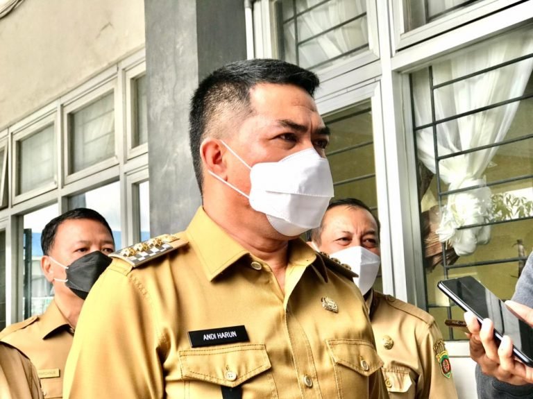Soal Pejabat Sudah Vaksin Booster, Andi Harun Sebut Itu Candaan Saja
Telah dibaca : 736 Kali.