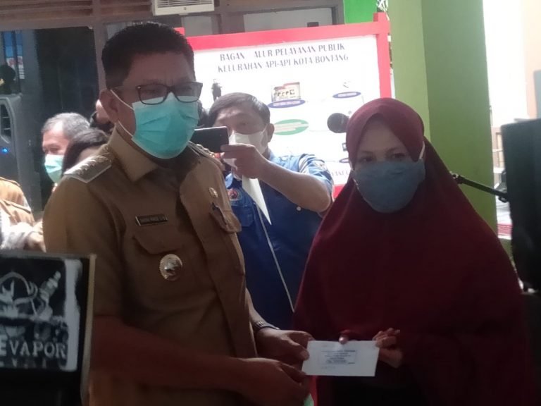 BLT Rp 250 Ribu Cair, Liswarni: Memang Tidak Cukup, Tapi Kami Bersyukur
Telah dibaca : 501 Kali.