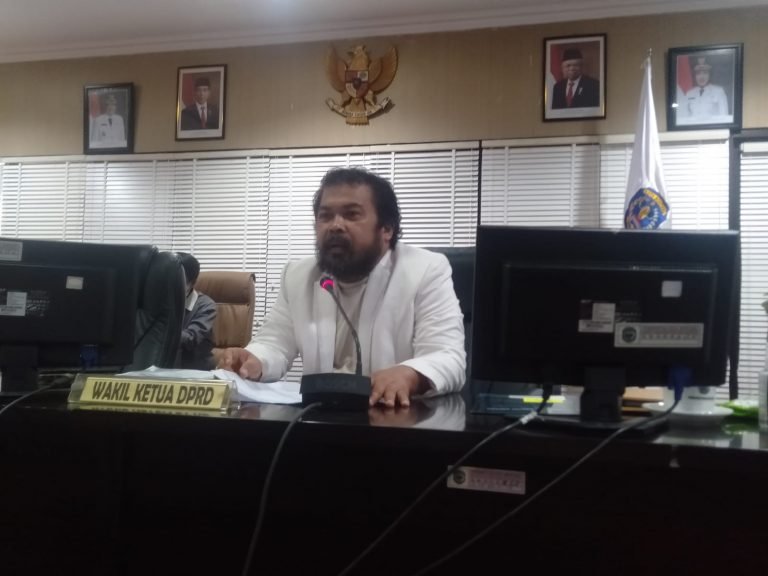 Agus Haris Minta Pemkot Alokasikan Rp 5 Miliar Untuk Tapal Batas Sidrap
Telah dibaca : 525 Kali.