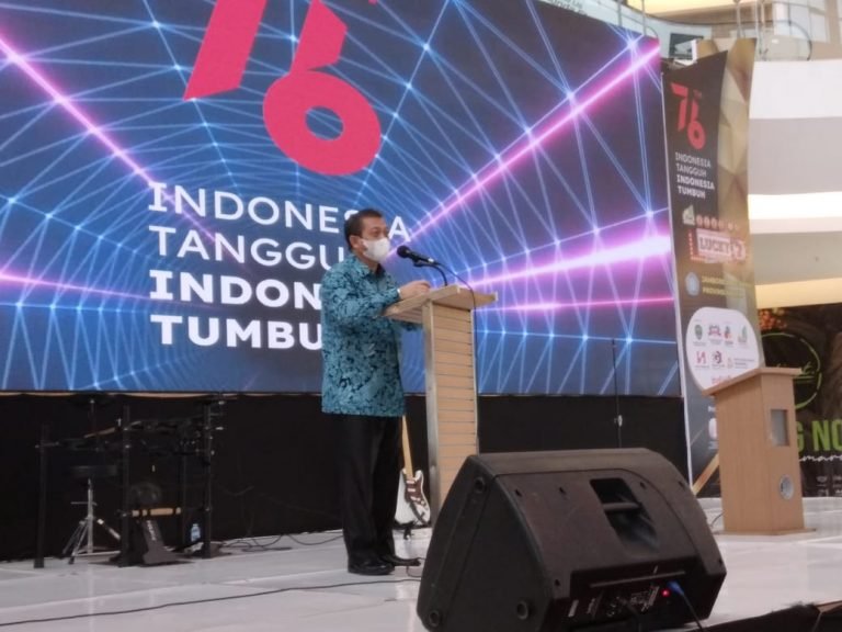 Turun ke Level 2, Hadi Puji Kedisiplinan Warga Kaltim Menerapkan Prokes
Telah dibaca : 539 Kali.