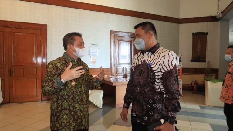 ISBI Terancam Ditutup, Wagub akan Temui Mendikbud
Telah dibaca : 578 Kali.