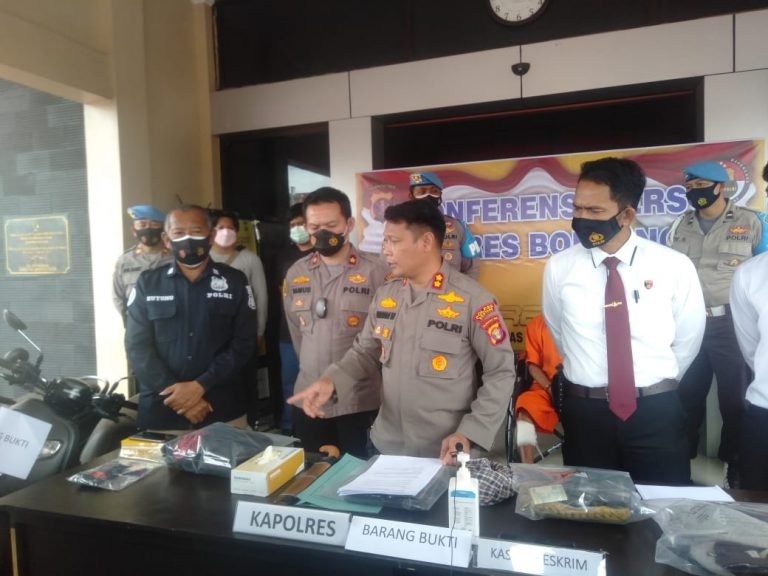 Bongkar Toko Mama Anjas, Nyolong Lagi, Betis Warga Marangkayu Dipelor
Telah dibaca : 878 Kali.