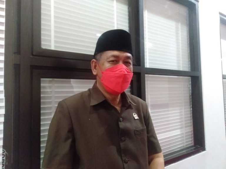 Jalan Pos 7 Tutup, PT KIE akan Bangun Pujasera untuk Warga
Telah dibaca : 487 Kali.