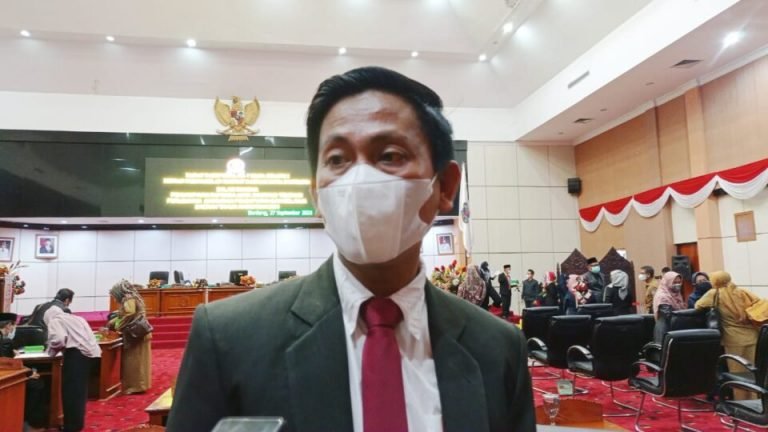 Pemkot Harus Evaluasi Izin Perusahaan yang Beroperasi di Bonles
Telah dibaca : 535 Kali.