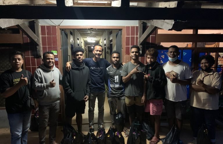 Direktur RMI Kaltim Maknai Natal Dengan Berbagi Kasih
Telah dibaca : 628 Kali.