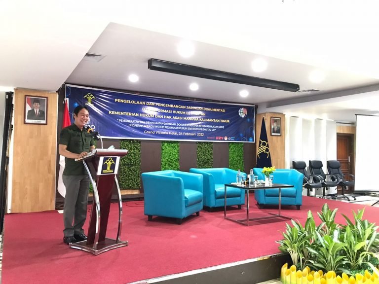 Kembangkan JDIH, Kanwil Kemenkumham Kaltim Wujudkan Pelayanan Publik Digital 4.0
Telah dibaca : 810 Kali.