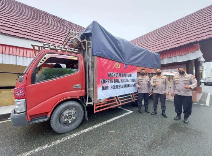 Polresta Balikpapan Berikan Bantuan untuk Musibah Banjir di Kutim