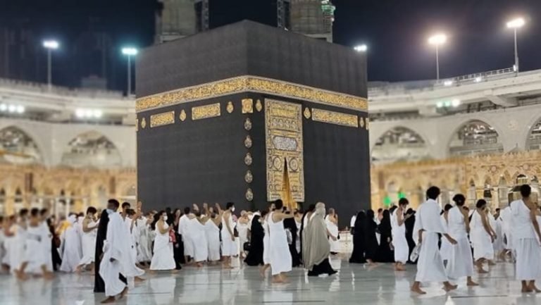 71 Jemaah Calon Haji Bontang Berangkat 23 Juni 2022
Telah dibaca : 917 Kali.