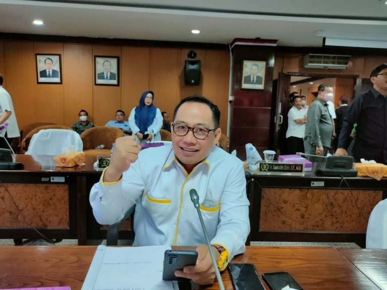 OPD Tidak Hadir Paripurna, Sarkowi Kritik Pemprov Kaltim
Telah dibaca : 718 Kali.