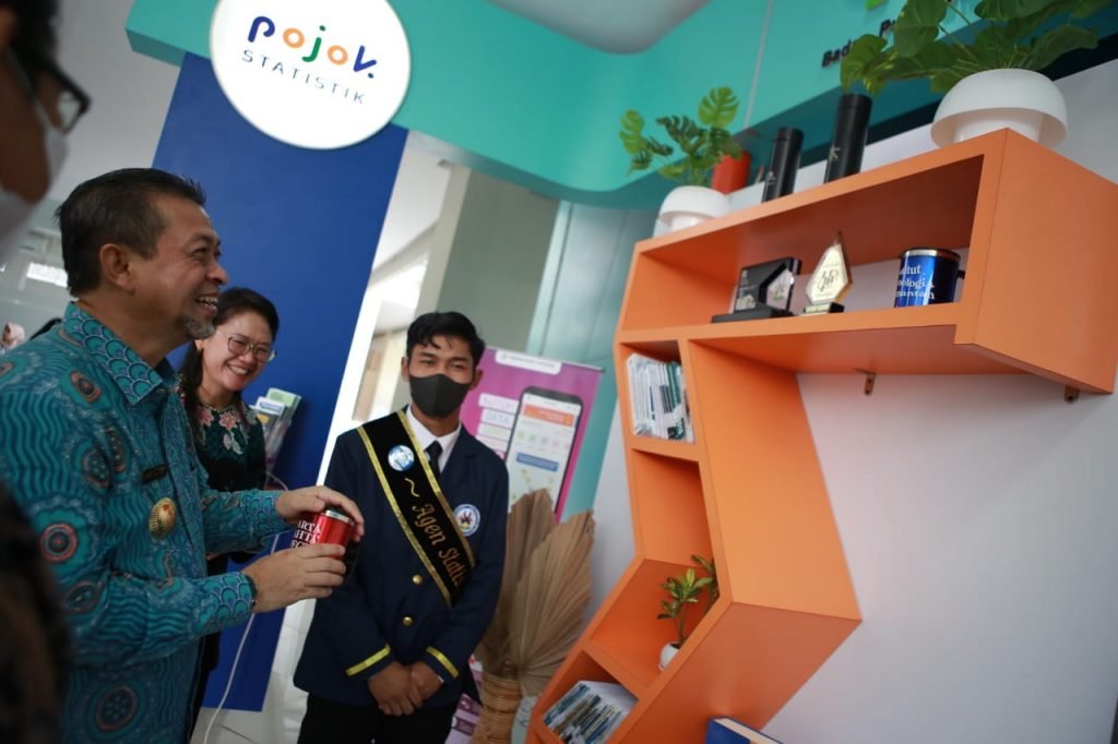 Hadi Minta Mahasiswa Manfaatkan Dengan Baik Pojok Statistik di