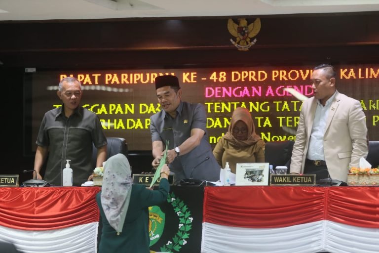 Rapat Paripurna ke- 48 DPRD Kaltim Kembalikan Tata Tertib, Kode Etik dan Tata Beracara Ke Bapemperda
Telah dibaca : 710 Kali.
