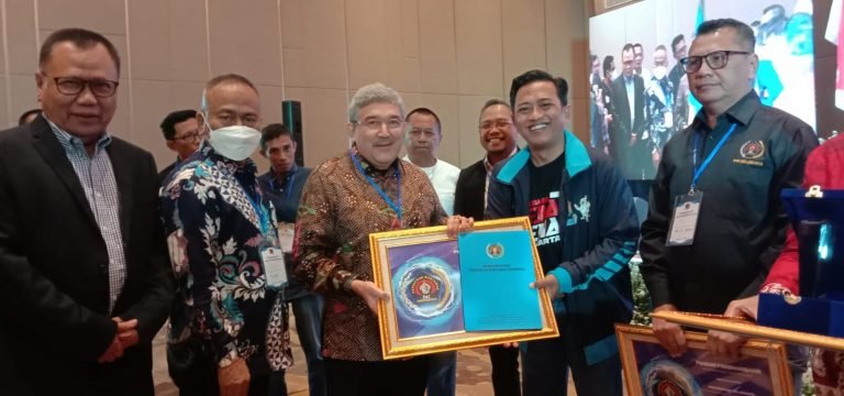 PWI Kaltim Raih Dua Penghargaan, UKW Terbanyak dan Kaltim Peduli
Telah dibaca : 698 Kali.