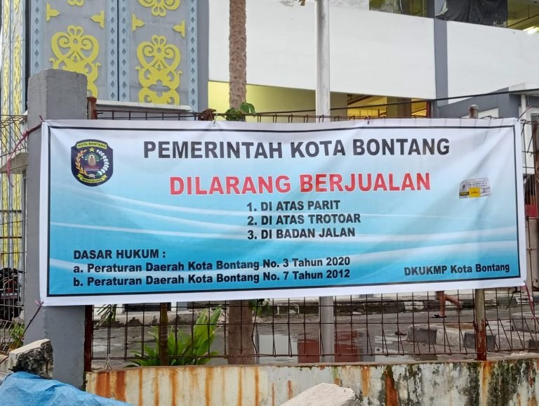 Pedagang Pengguna Trotoar, Lapaknya Akan Dibonggar Paksa Pemkot Bontang
Telah dibaca : 768 Kali.