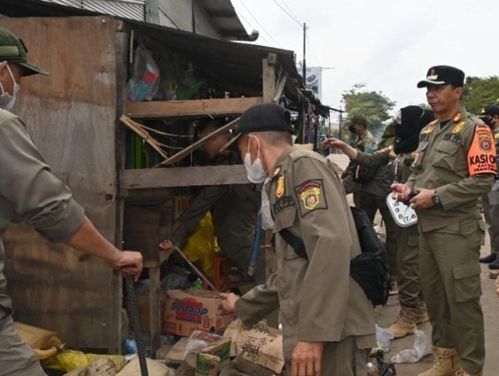 Kembalikan Fungsi Trotoar, Satpol PP Menggusur PKL Jualan di Bahu Jalan
Telah dibaca : 762 Kali.