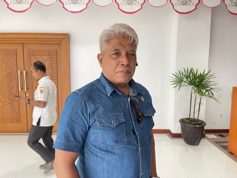 Markaca Minta Perbaikan Infrastruktur Jalan di Kecamatan Sambutan
Telah dibaca : 731 Kali.