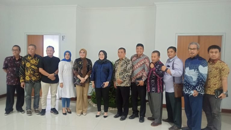 Pelajari Perda Koperasi, Wakil Rakyat Tuban Jatim Kunjungi DPRD Kota Samarinda
Telah dibaca : 670 Kali.