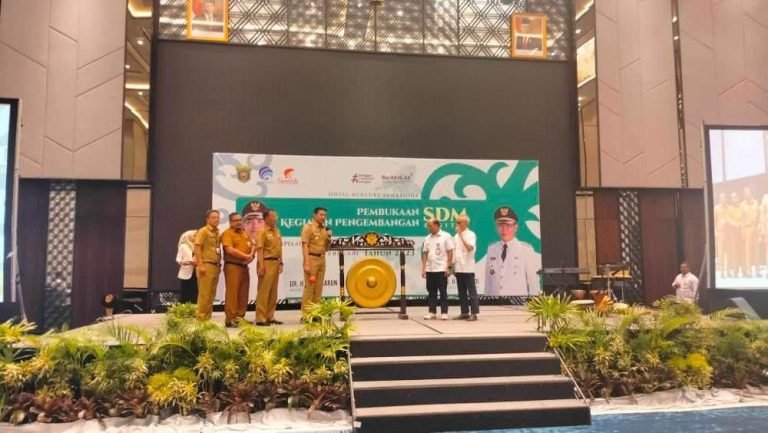 BKPSDM Selenggarakan Pelatihan Pengembangan SDM Digital Tahun 2023
Telah dibaca : 685 Kali.