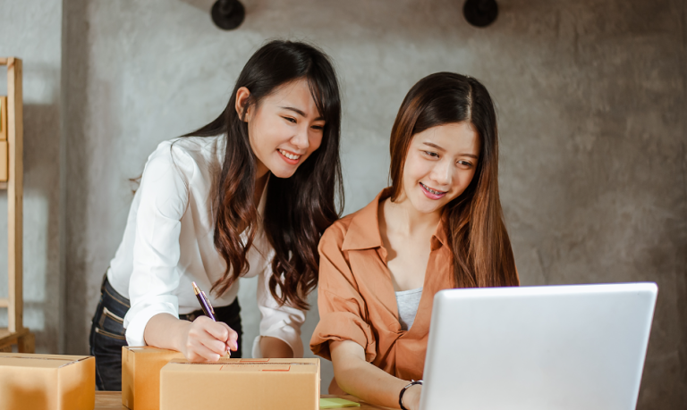 5 Hal yang Harus Dilakukan Agar Sukses Menjalankan Bisnis Online
Telah dibaca : 705 Kali.
dua wanita cantik