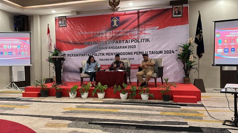 Songsong Pemilu 2024, Kemenkumham Kaltim Sosialisasikan Peran Parpol di Kaltara
Telah dibaca : 806 Kali.
