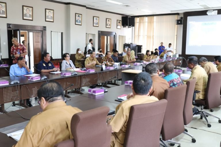 Jalan Rusak Parah di Empat Desa Penghubung di Kubar
Telah dibaca : 755 Kali.