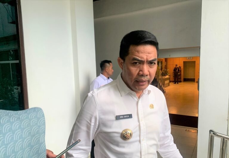 Pemkot Samarinda Siapkan UPTD Pemeliharaan Jalan dan Drainase
Telah dibaca : 869 Kali.