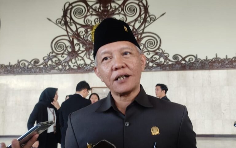 Samsun Apresiasi Kaltim mendapat Opini WTP dari BPK, Ada 34 Catatan
Telah dibaca : 776 Kali.