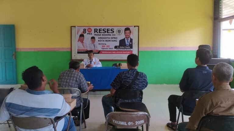 Keluhan PJU Mati Hingga Jalan Licin dari Warga, Warnai Reses Abdul Malik
Telah dibaca : 775 Kali.