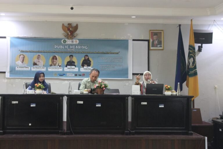 Public Hearing SIMAK 2023, Himanislik Fisip Unmul Sikapi Dampak Lingkungan Pembangunan IKN
Telah dibaca : 840 Kali.