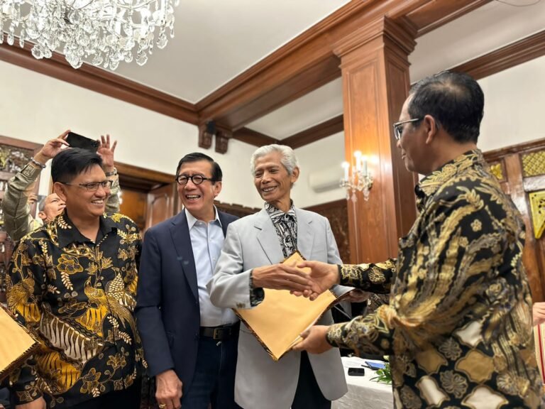 Pemerintah Beri Kemudahan Bagi Eks Mahid Korban Pelanggaran HAM Berat Berkunjung Ke Indonesia
Telah dibaca : 806 Kali.