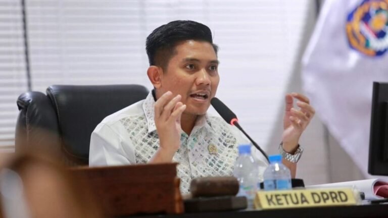 Andi Faiz Soroti Gaji Karyawan PT LBB yang Sering Telat Dibayar
Telah dibaca : 865 Kali.