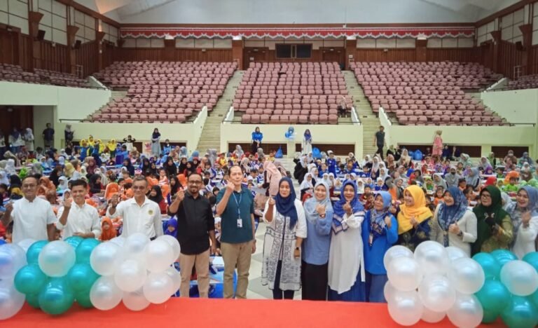 Gelorakan Menabung, BCA Syariah Gandeng HIMPAUDI Edukasi 500 Murid TK Banda Aceh
Telah dibaca : 956 Kali.