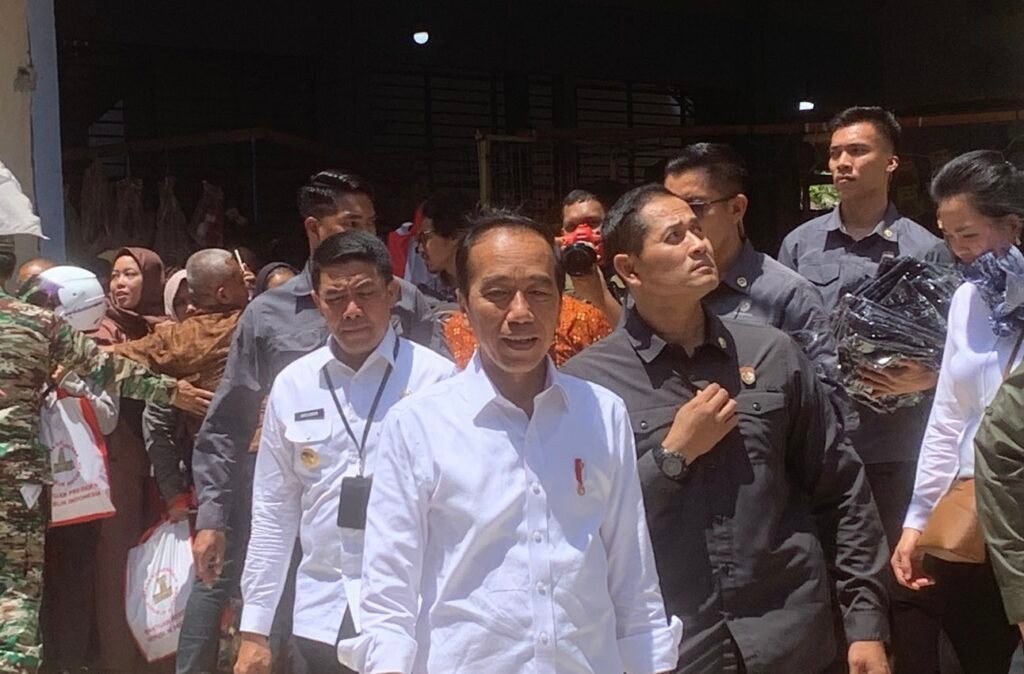 Pasar Merdeka Terapkan QRIS, Jokowi Puji Inovasi Andi Harun