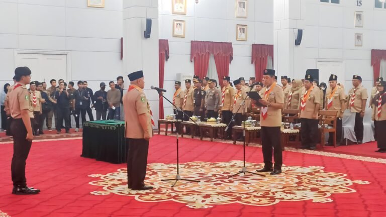 Gubernur Ingatkan Fachruddin Djaprie Ketua Kwarda Kaltim, Aktifkan Kembali Gerakan Pramuka
Telah dibaca : 782 Kali.