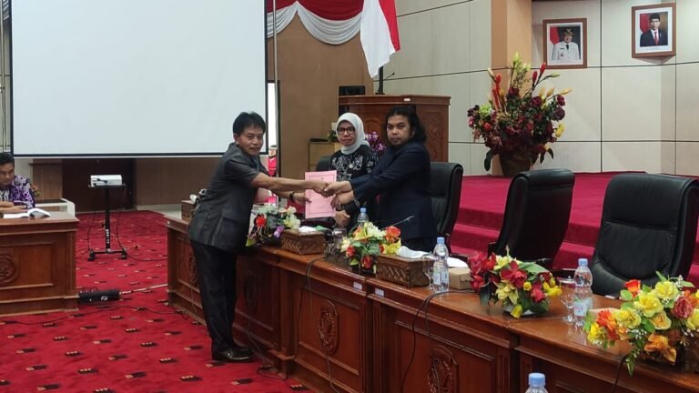 Fraksi Gerindra Soroti Perbandingan Alokasi Belanja Wajib di Bontang Lebih Rendah
Telah dibaca : 739 Kali.