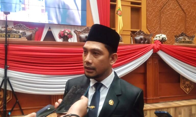 Abdul Rohim Soroti Potensi Konflik Pasar Pagi Jika Pedagang Grosir Pindah ke Tempat Lain
Telah dibaca : 830 Kali.