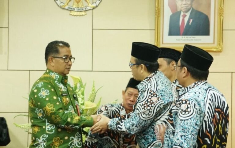 Penjabat (Pj) Gubernur Kalimantan Timur (Kaltim) Akmal Malik pun mengajak seluruh masyarakat untuk terus memberikan kepercayaan kepada Badan Amil Zakat Nasional (Baznas) dalam menghimpun dan menyalurkan dana umat.