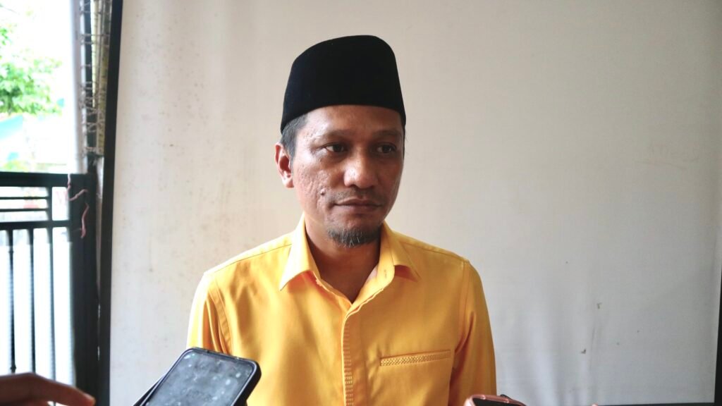 Anak Muda Harus Berani Tampil, Gibran Bisa Dicontoh Diketahui salah satu partai yang mengusung Gibran sebagai Bakal Calon Wakil Presiden (Bacawapres) ialah Partai Golongan Karya (Golkar).