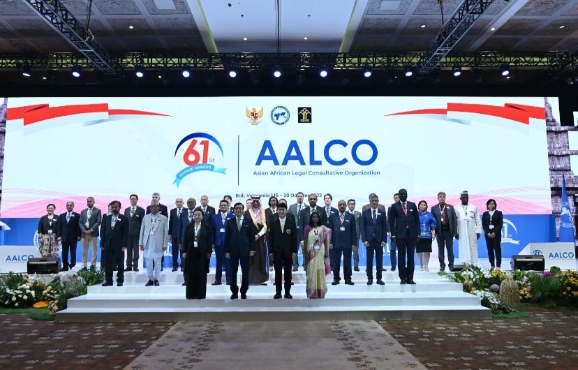 Sebut AALCO Wadah Penggerak Suara Asia-Afrika, Wapres KH Ma’ruf Amin: Harus Jadi Mitra Sejajar Wakil Presiden Republik Indonesia KH Ma’ruf Amin mengatakan, suara bangsa Asia dan Afrika merupakan elemen penting pembentukan arsitektur hukum internasional.