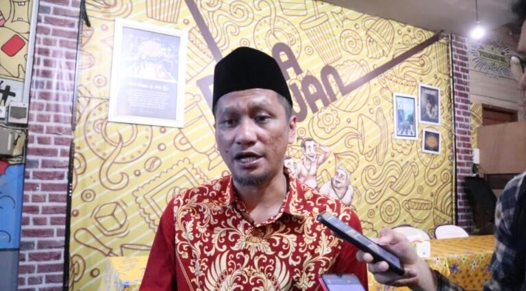 Ketua Komisi II DPRD Kalimantan Timur (Kaltim) menegaskan komitmennya untuk memperbaiki akses listrik di desa-desa terpencil di seluruh Kaltim