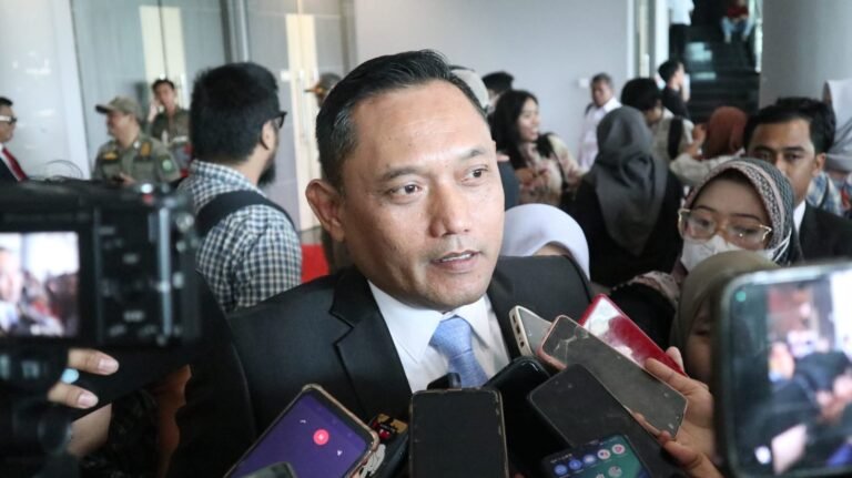 wakil ketua II DPRD kalimantan timur seno aji