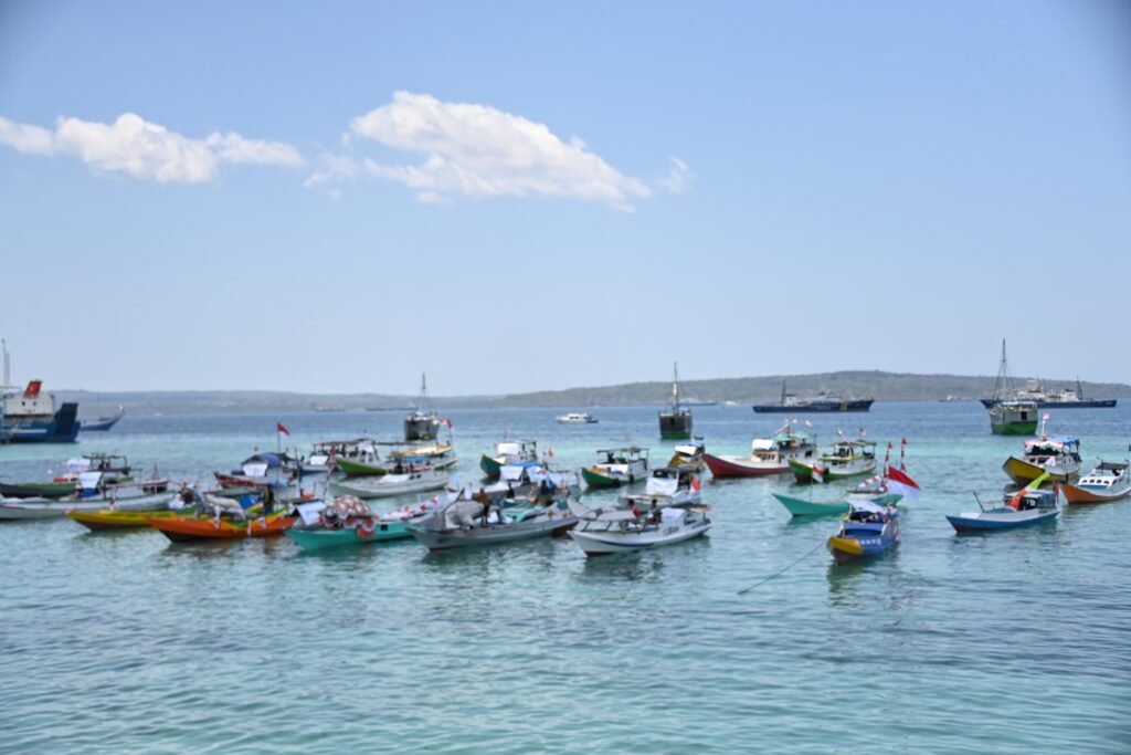 Presiden Joko Widodo (Jokowi) mengingatkan agar cara kita melihat laut harus berubah.