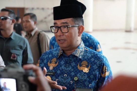 Pj Gubernur Akmal Tantang Generasi Muda Kelola Aset Daerah: yang Penting Nyali, Modal Urusan Nanti
Telah dibaca : 760 Kali.
Penjabat (Pj) Gubernur Kalimantan Timur (Kaltim), Akmal Malik, berharap pemuda-pemudi Kaltim mau menjadi mitra pemerintah daerah untuk membangun konsorsium dan mengelola Hotel Atlet Sempaja Samarinda.