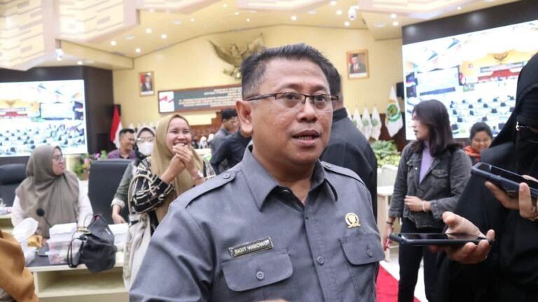 Wakil Ketua III DPRD Kalimantan Timur (Kaltim), Sigit Wibowo menyoroti pentingnya digitalisasi data di desa-desa yang sebelumnya memiliki data yang berbeda-beda.